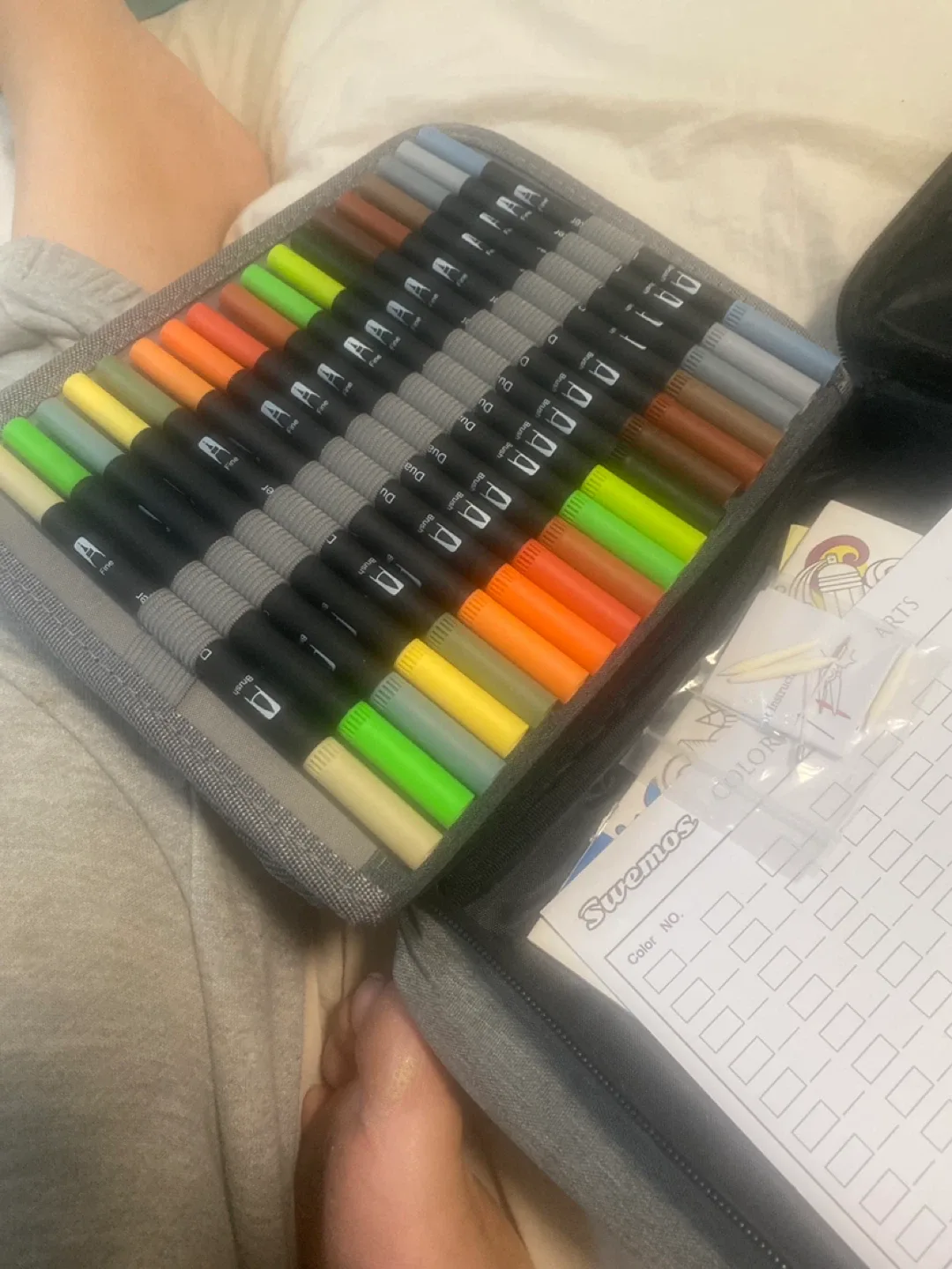 Dual Tip Brush Marker Set image indicator(3)