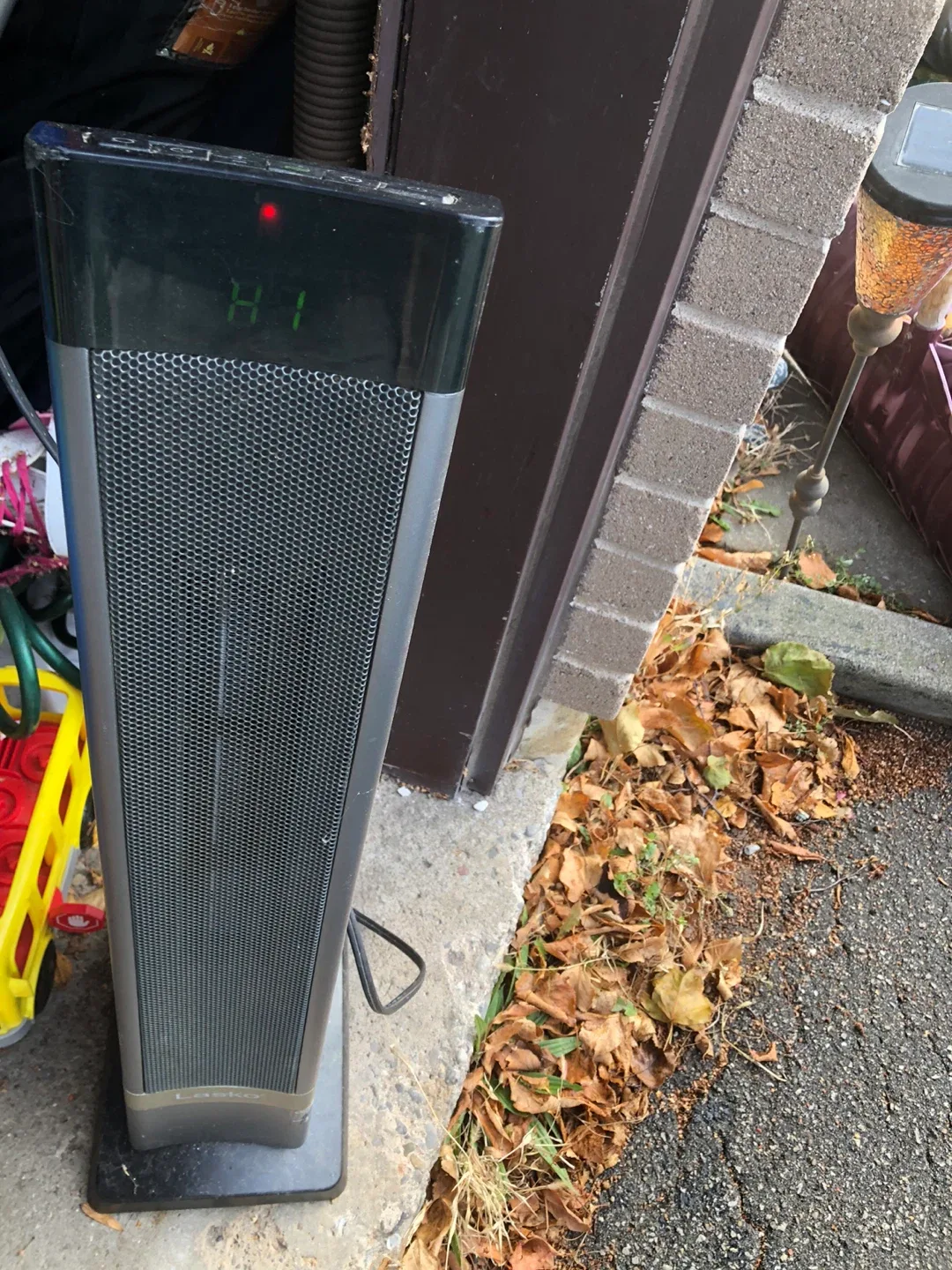 Lasko CT30710C Movable Air Heater