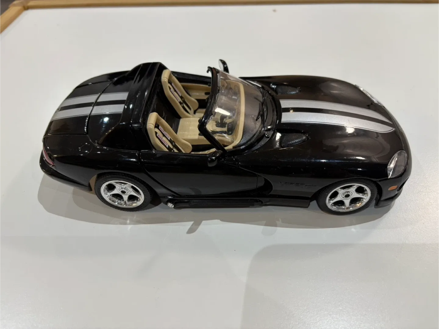 Burago Dodge Viper RT/10 Model Car - Black