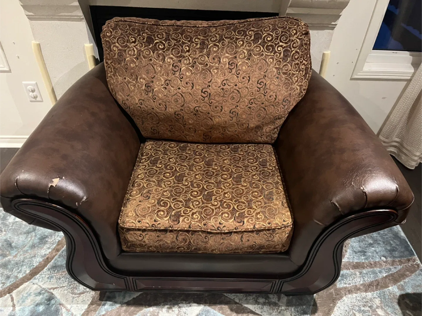 Sofa and Armchair Set image indicator(4)