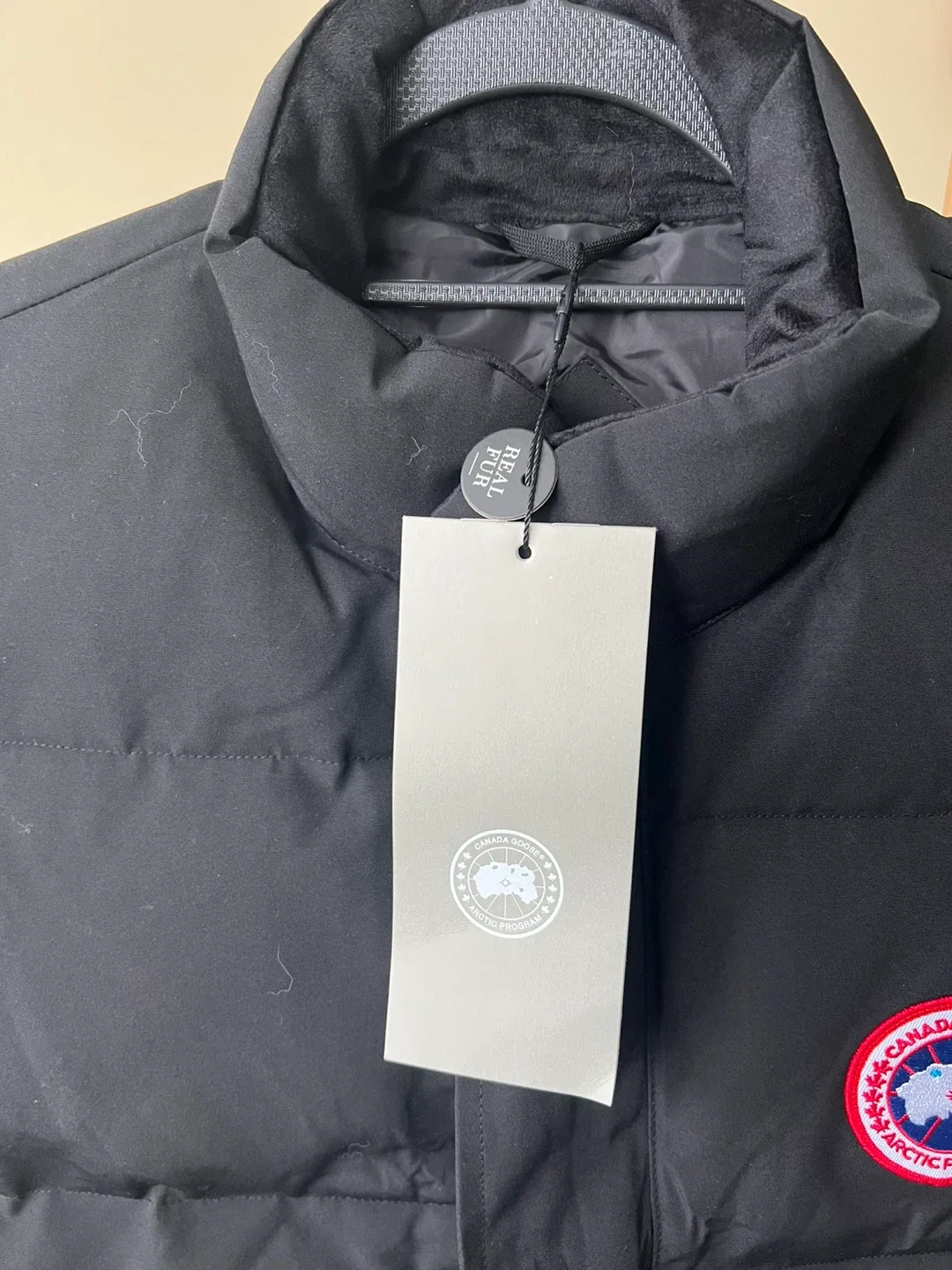 New Canada Goose Vest - Black image indicator(3)