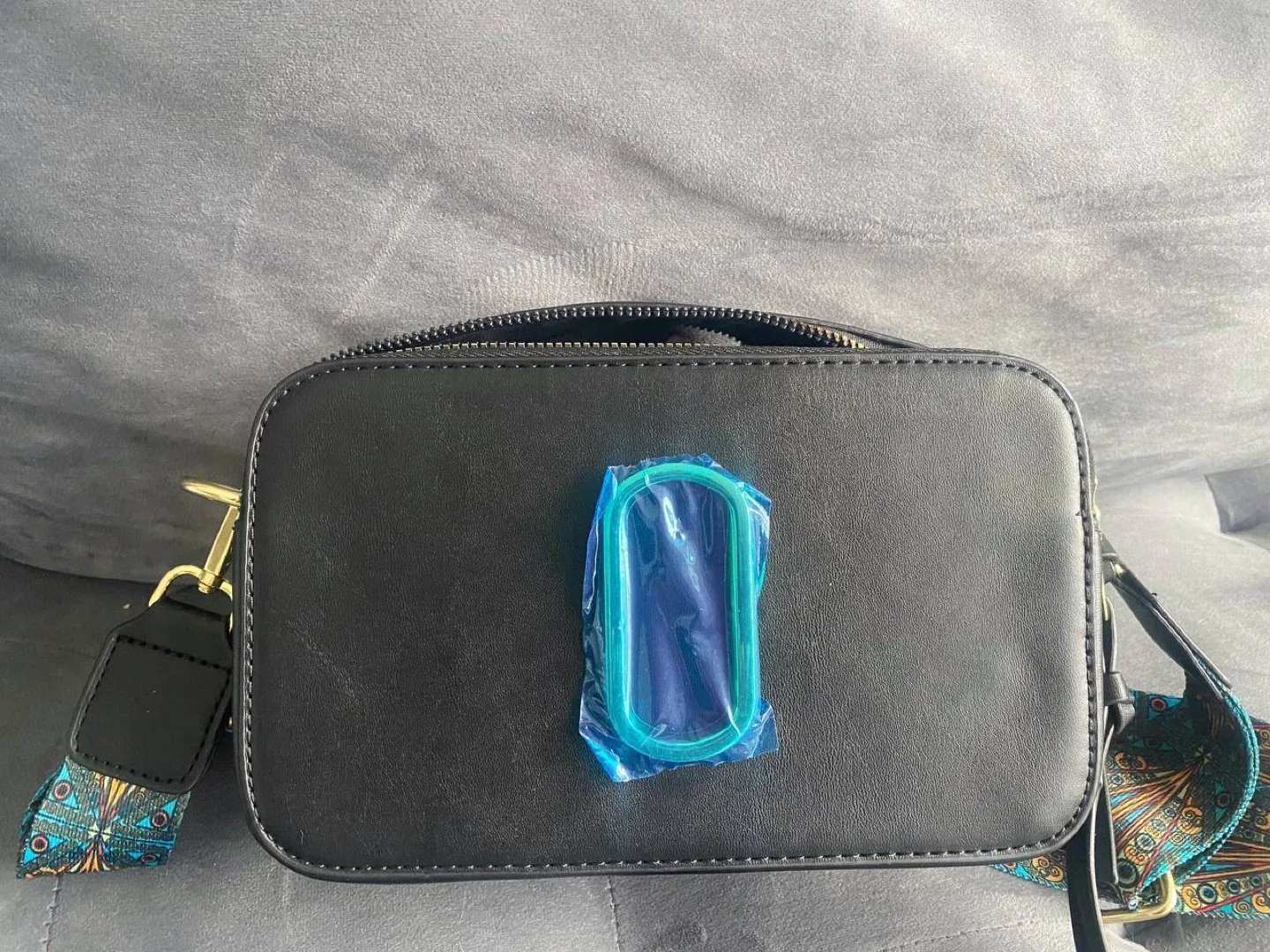 Black Bag with Patterned Strap image indicator(3)