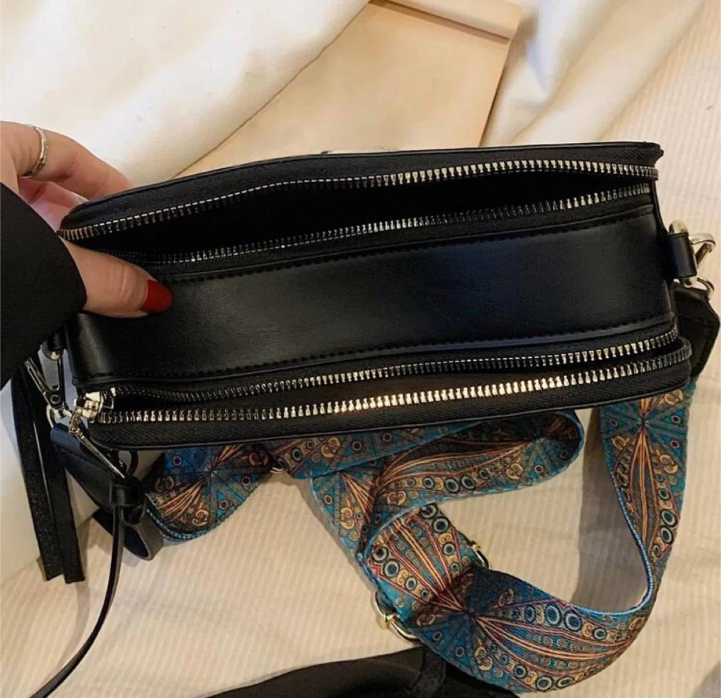 Black Bag with Patterned Strap image indicator(9)