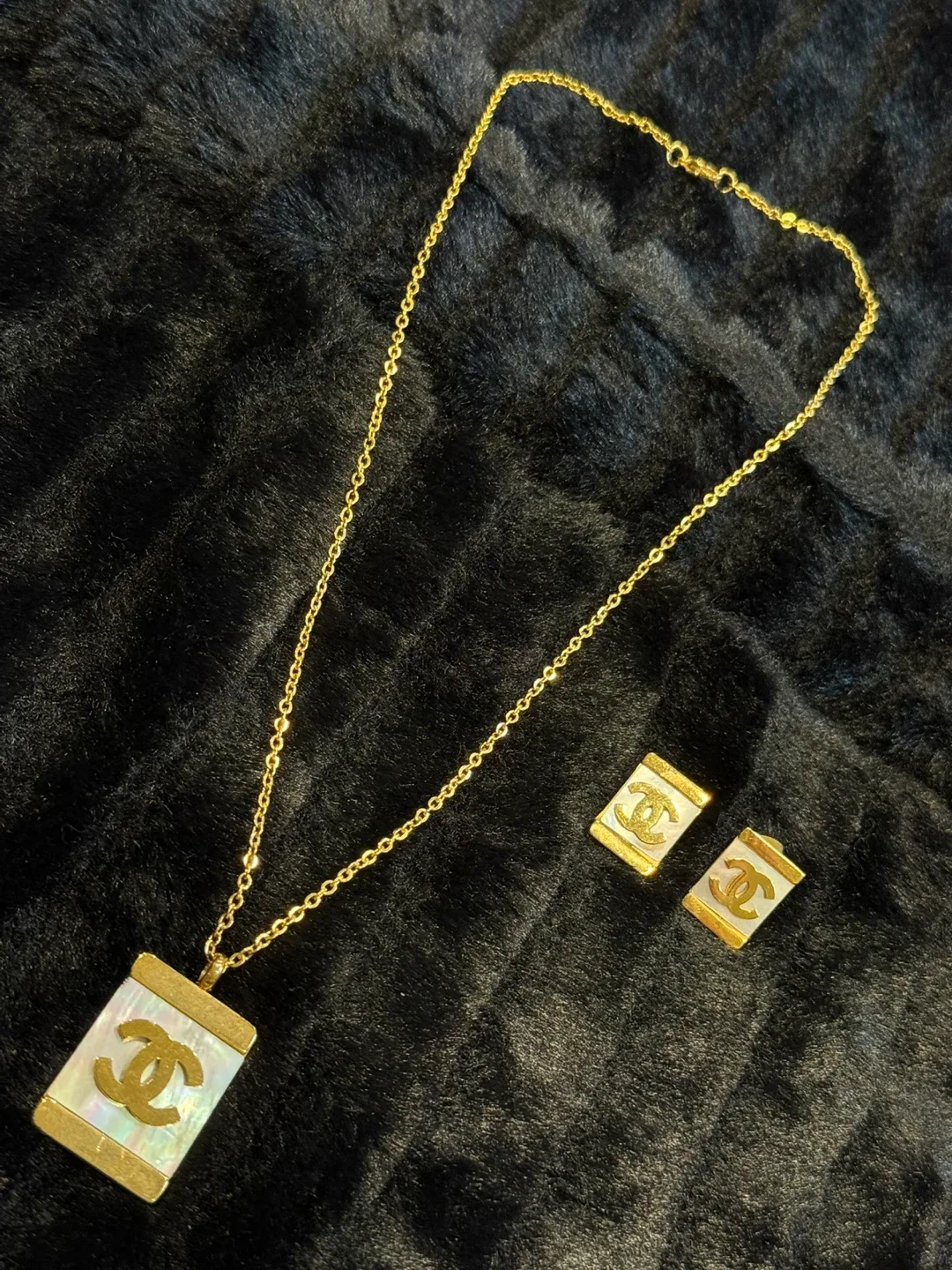 Necklace & Earrings Set
