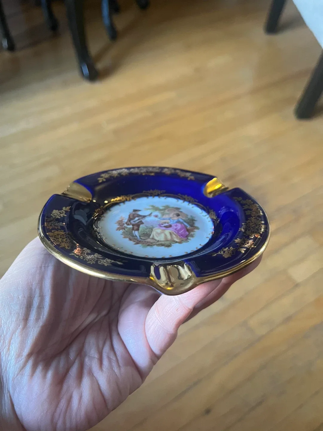 Beautiful Limoges Castel France Ashtray image indicator(3)