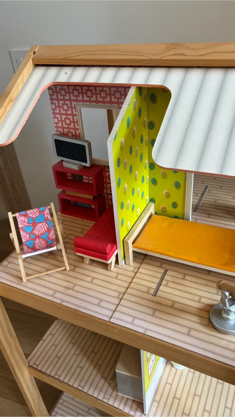 Wooden Dollhouse with Furniture image indicator(3)
