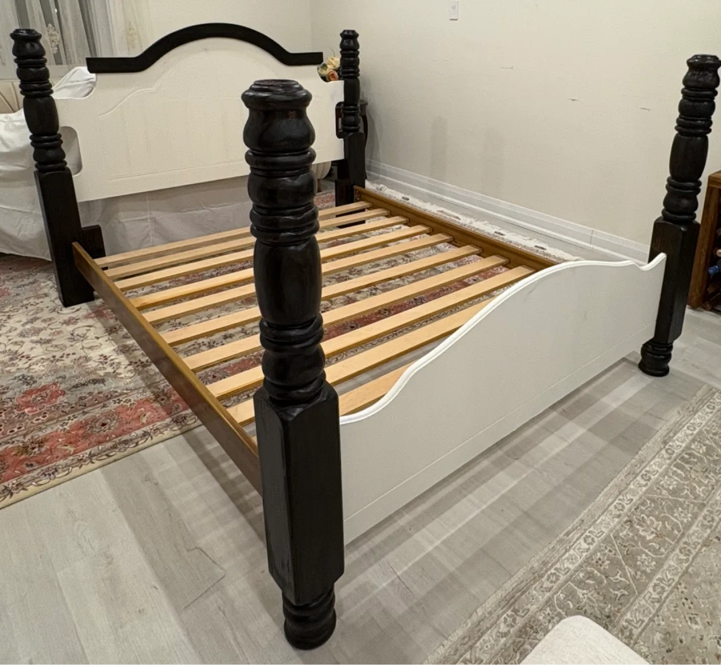 Bed Frame – Queen Bed (wood) image indicator(3)