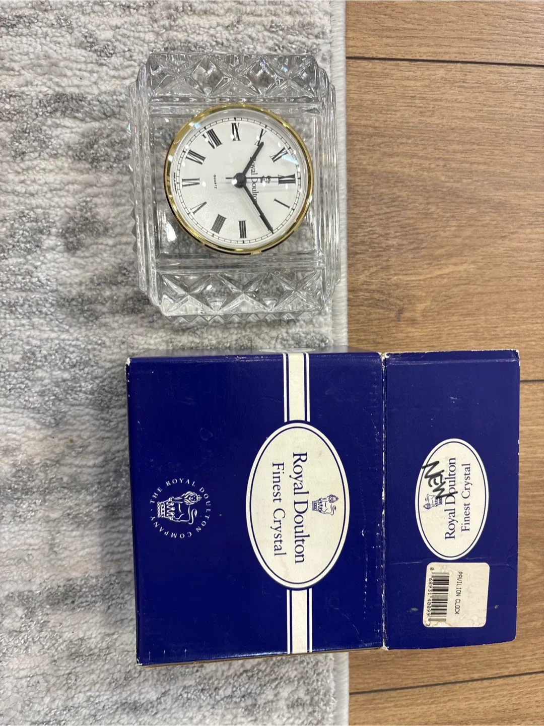 Royal Doulton Finest Crystal Pavilion Clock image indicator(2)