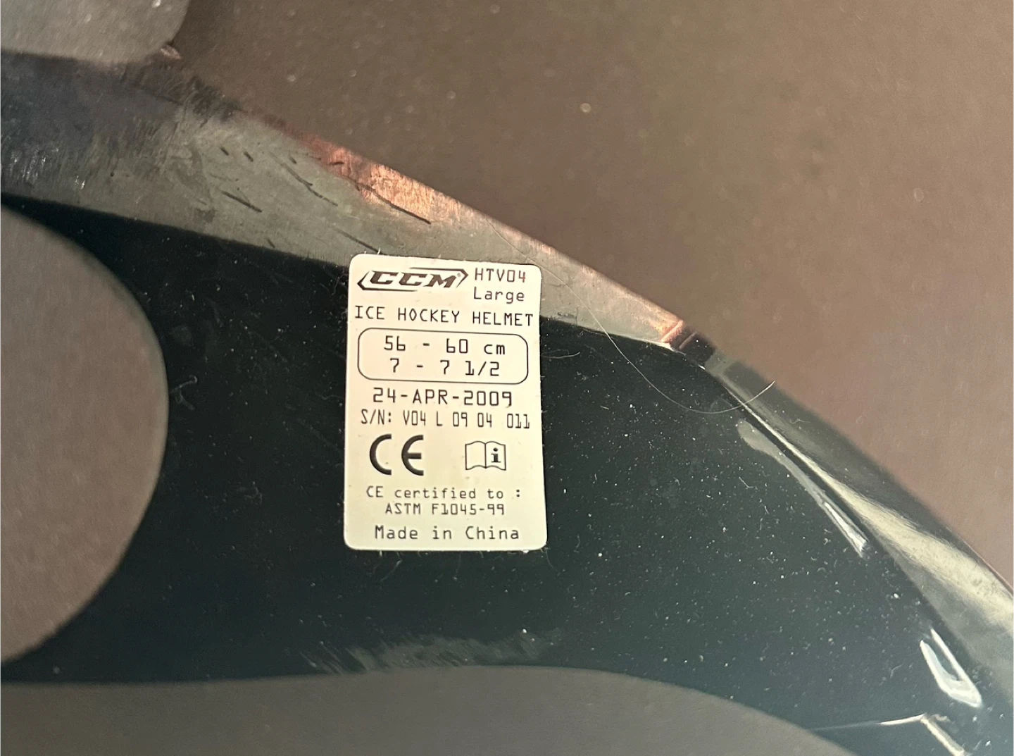 CCM Hockey Helmet - Like New! - photo 3