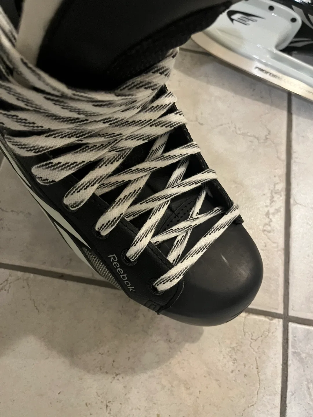 Reebok Hockey Skates - US Size 9 image indicator(7)