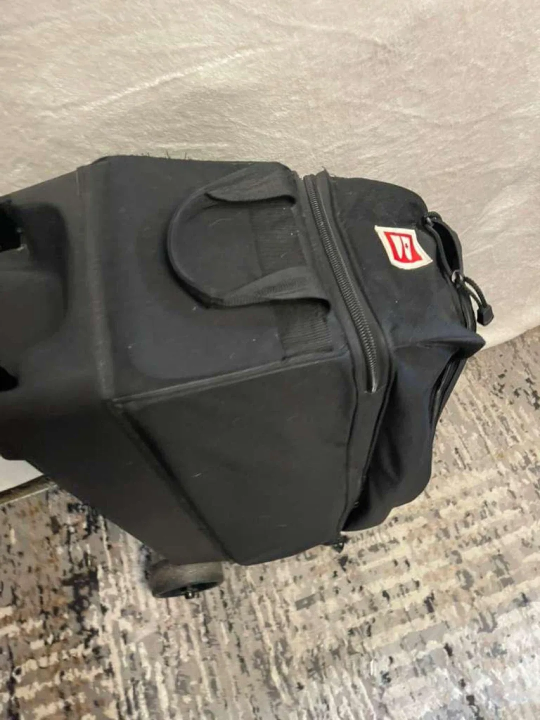 Brunswick Bowling Bag with Wheels image indicator(3)