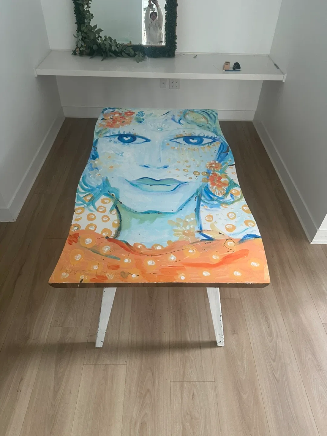 Hand-painted dining table with Unique Design image indicator(2)