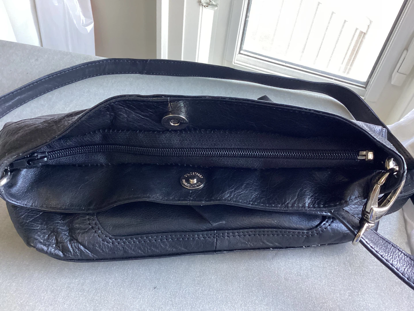 BLACK LEATHER SHOULDER/CROSSBODY BAG - photo 5