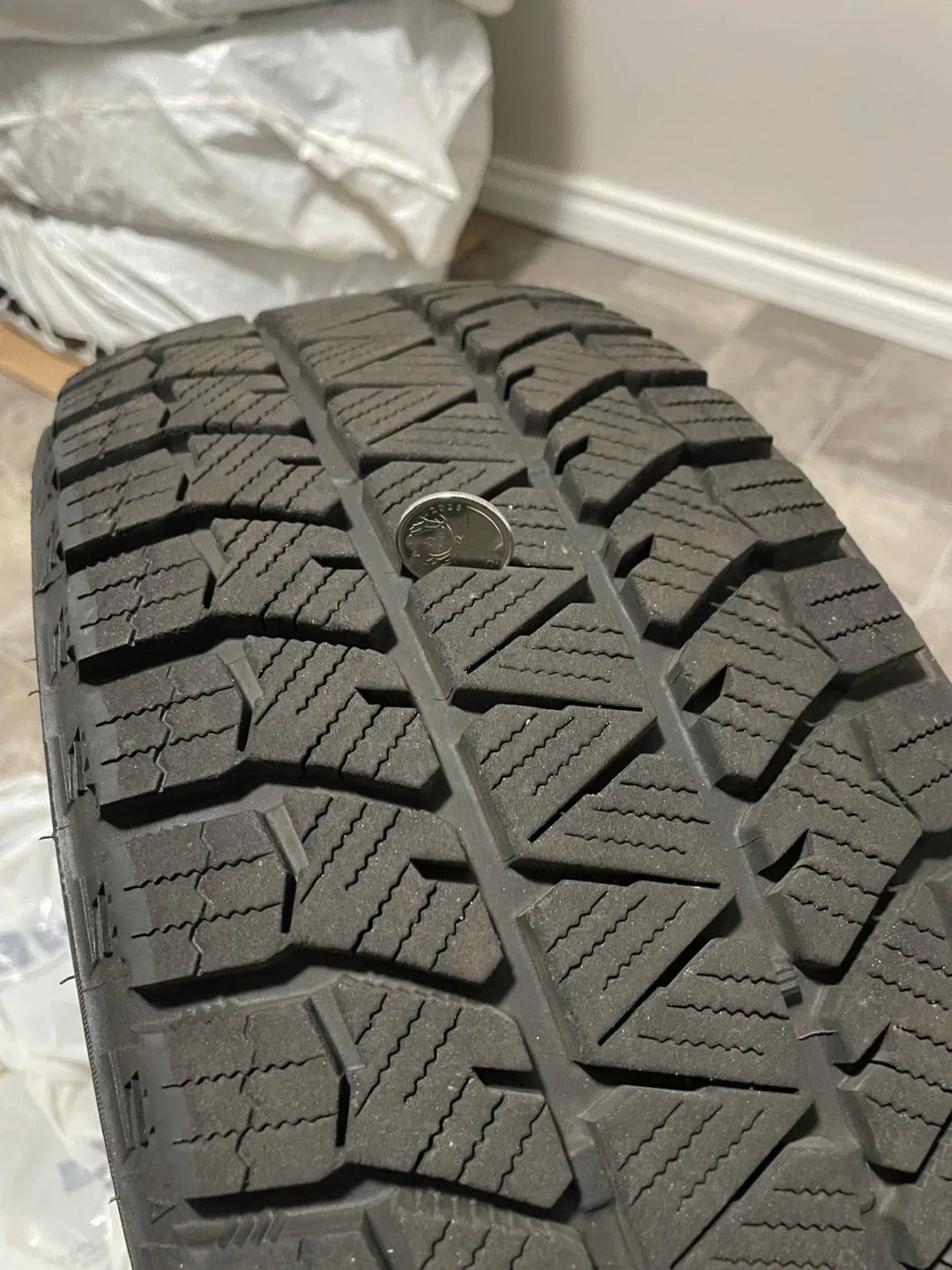 Bridgestone 185/55R15 Winter Tires image indicator(2)