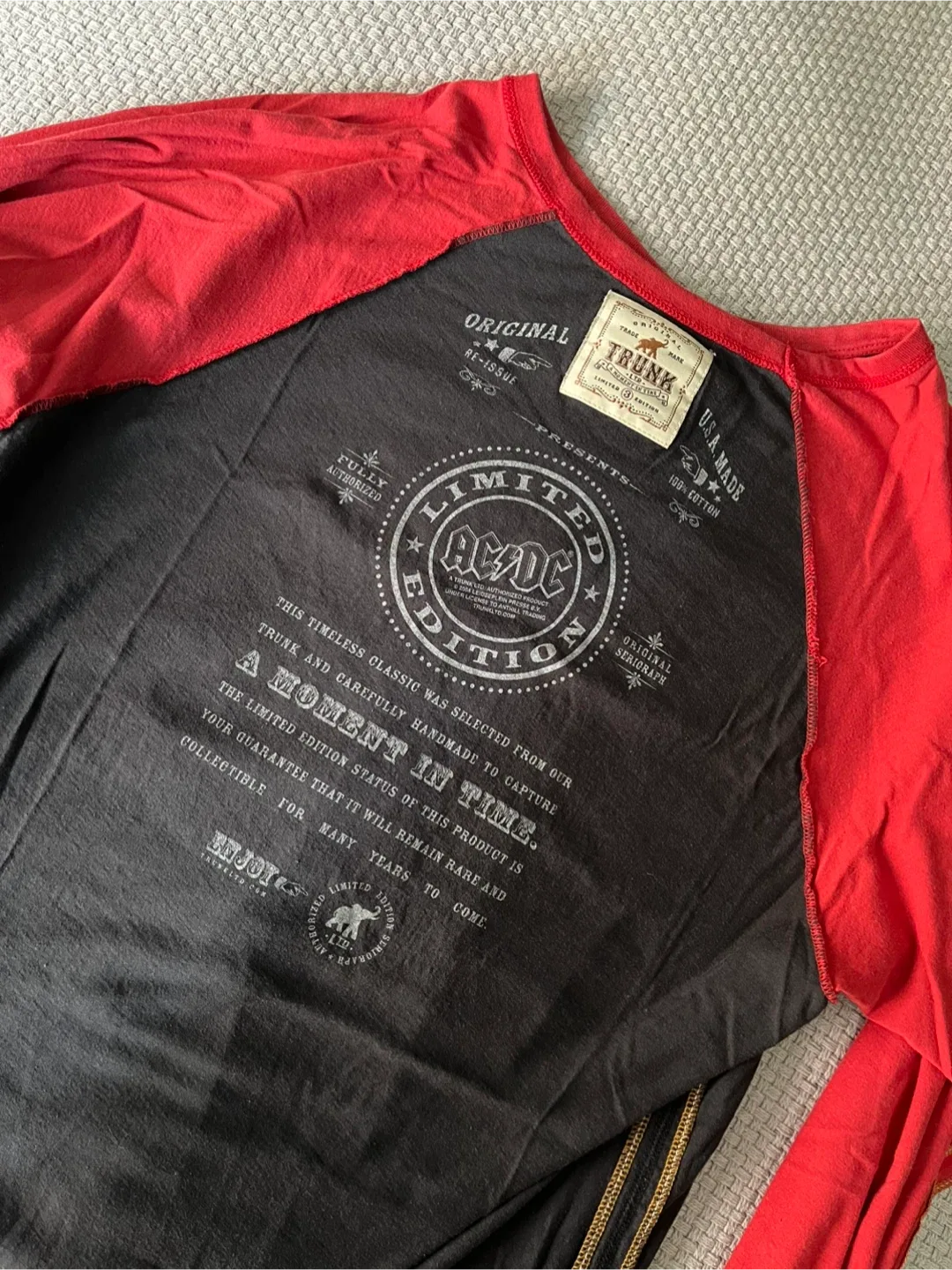 AC/DC Live Trunk LTD Edition T-Shirt - 3/L image indicator(4)