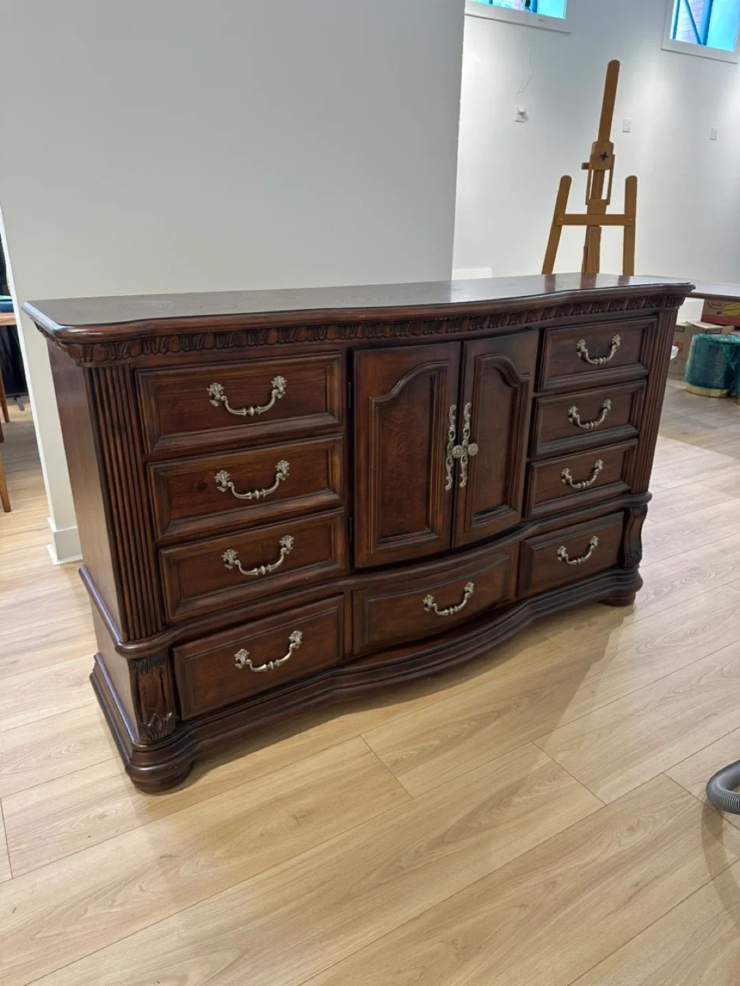 Ornate Wood Dresser with Mirror image indicator(6)