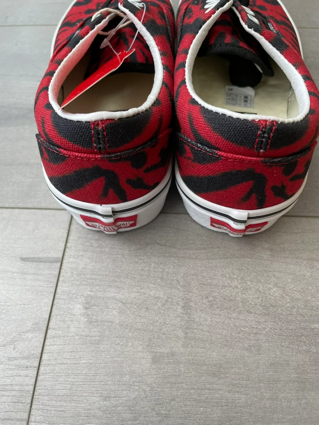 Vans Era Tie Dye Red/Black US Men's 4 / Women's 5.5 image indicator(3)