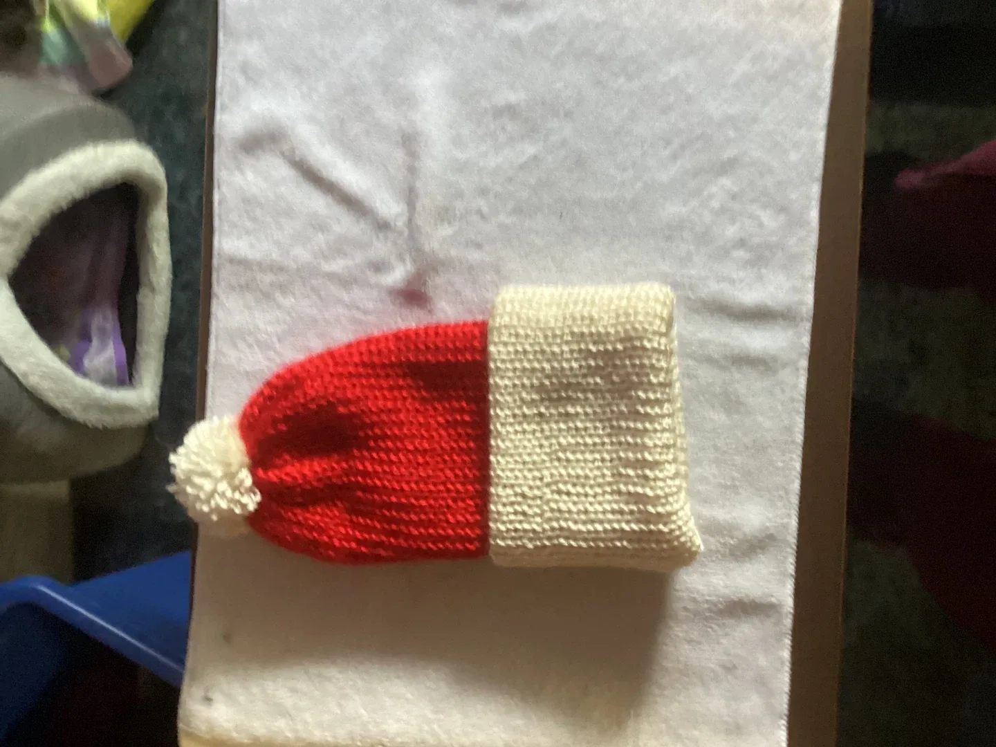 Hand-Knitted Red & White infinity Scarf and Hat Set image indicator(3)