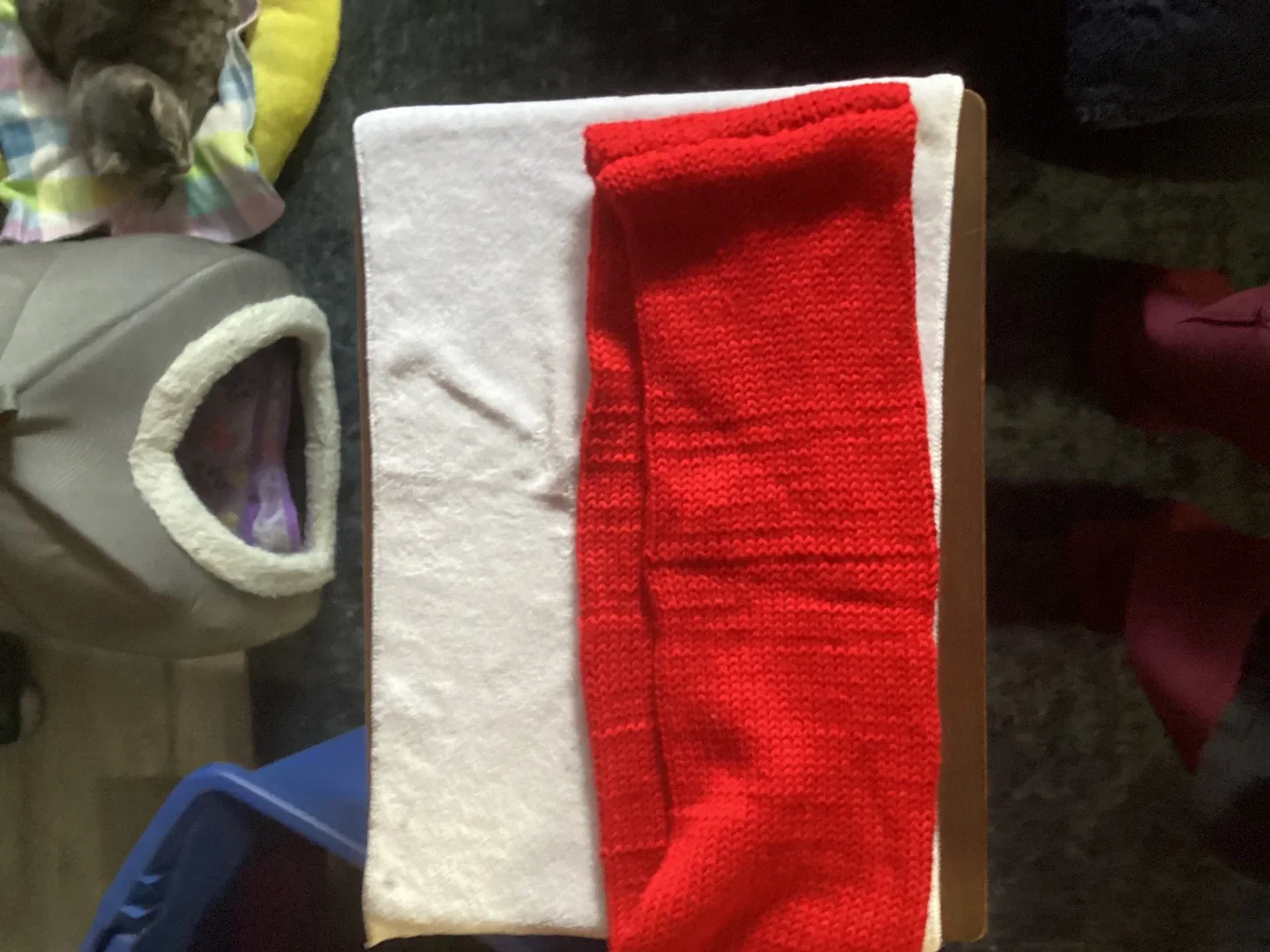 Hand-Knitted Red & White infinity Scarf and Hat Set image indicator(2)