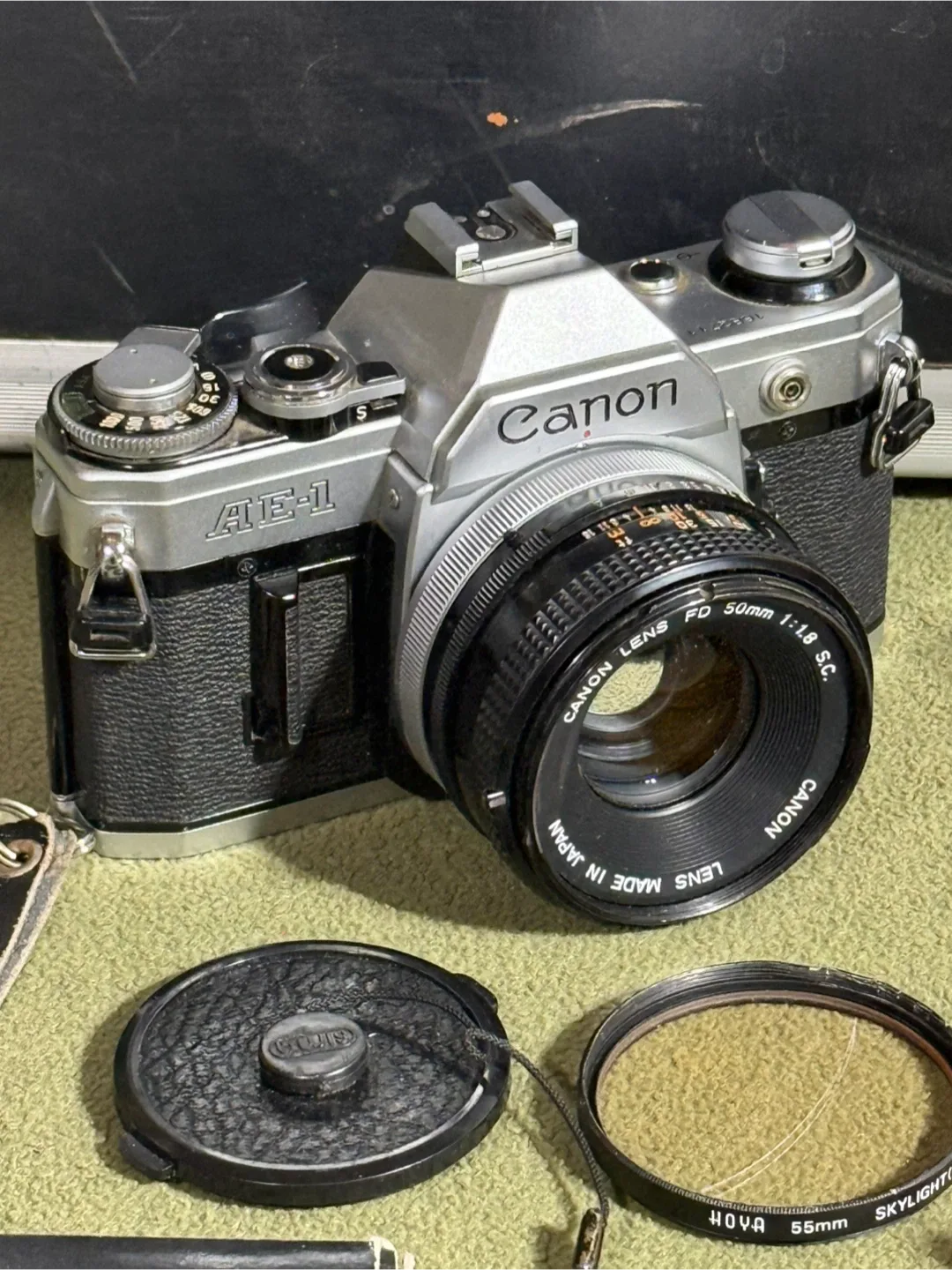 Vintage Canon 35mm Camera w/Accessories image indicator(2)