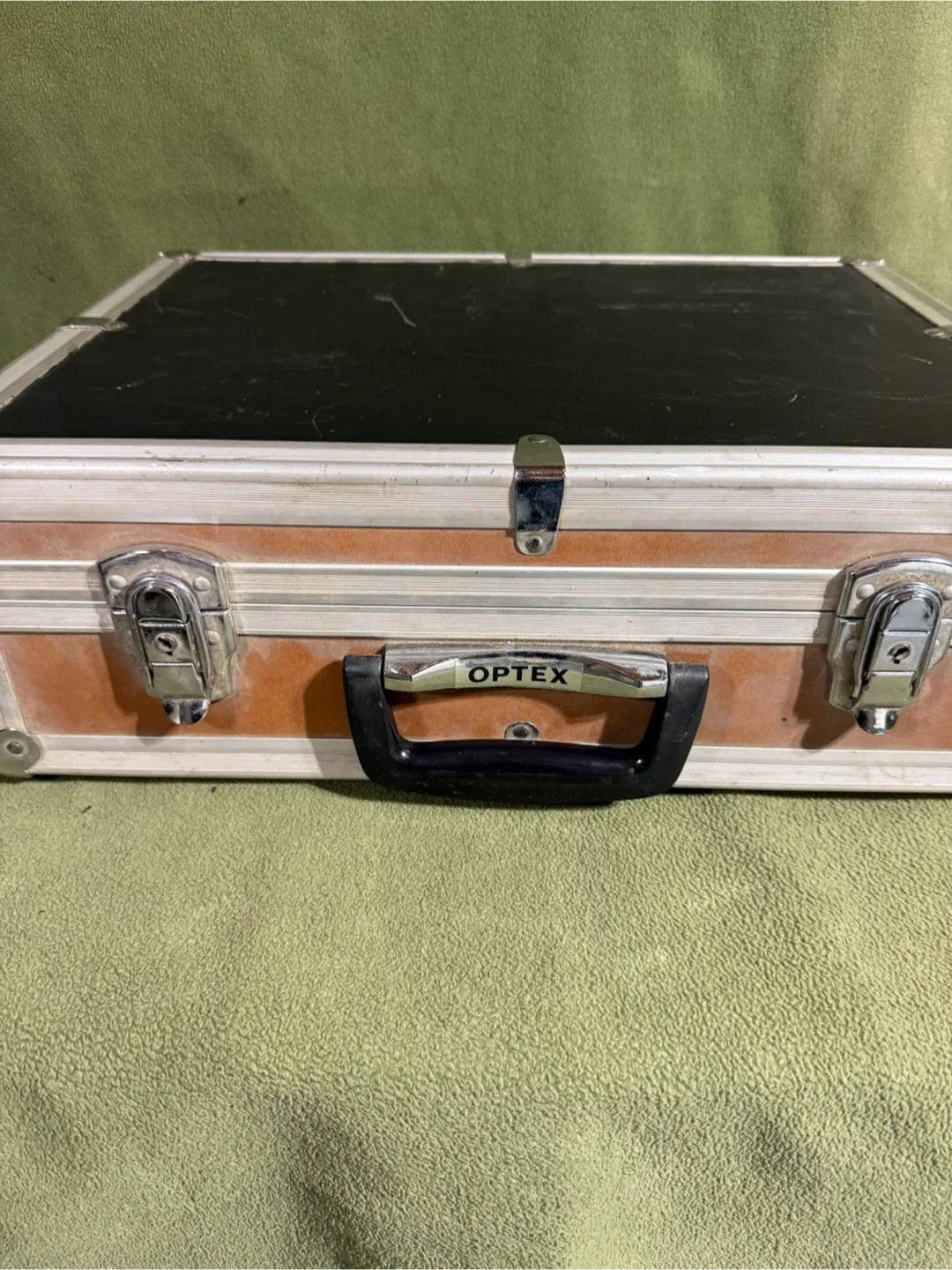 Vintage Canon 35mm Camera w/Accessories image indicator(10)