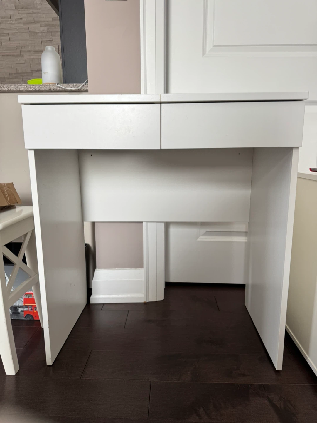 white vanity with chair and lamp - photo 3