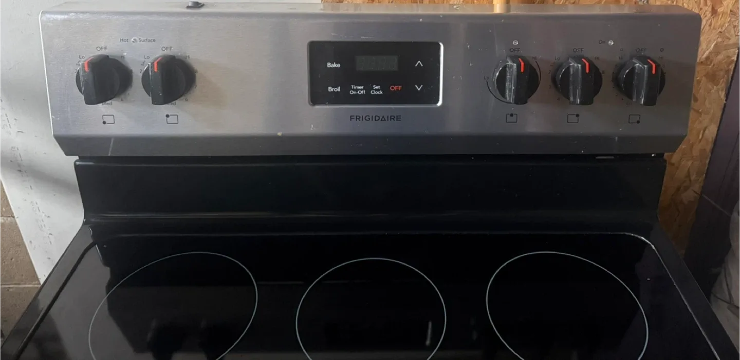 Frigidaire Stainless Steel Electric Range image indicator(2)