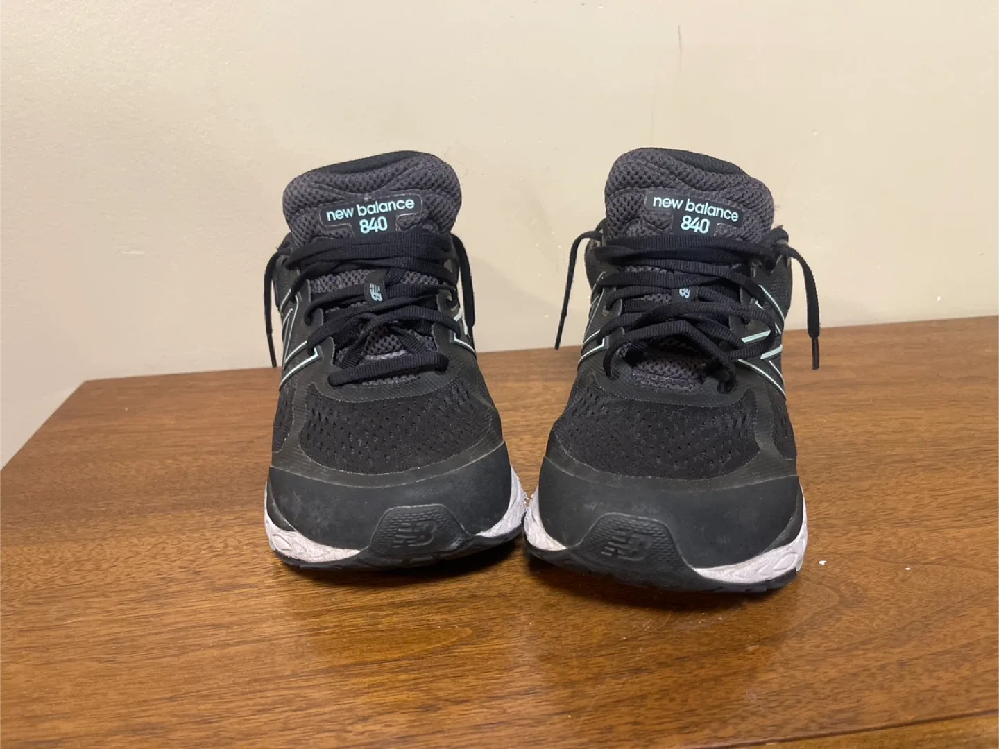 New Balance 840 Women's Running Shoes - Size 7