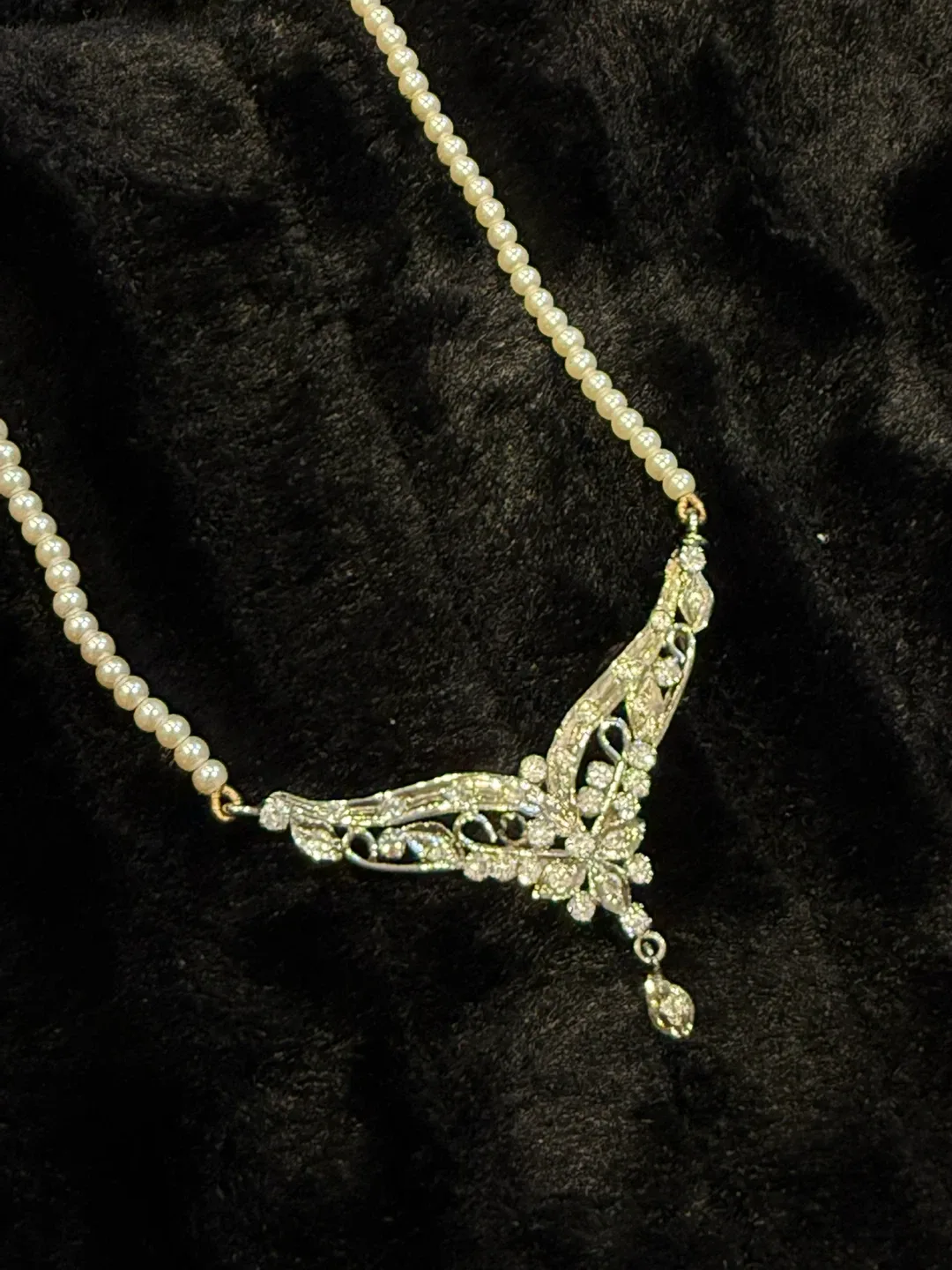 Pearl and Rhinestone Necklace pure silver image indicator(2)