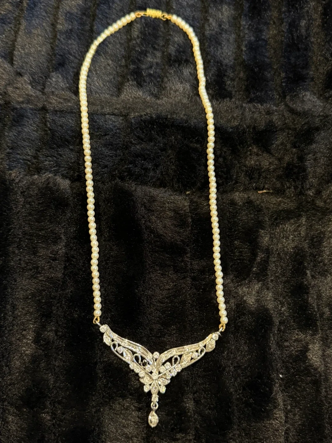 Pearl and Rhinestone Necklace pure silver