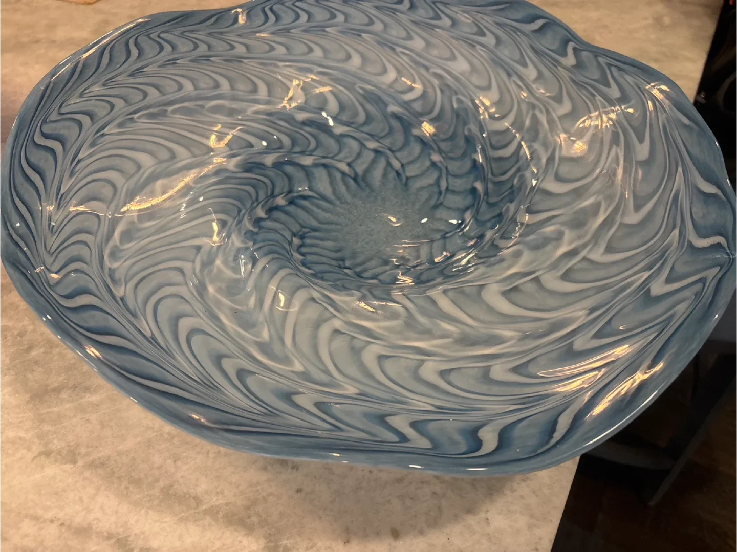 Beautiful hand made glass bowl image indicator(2)