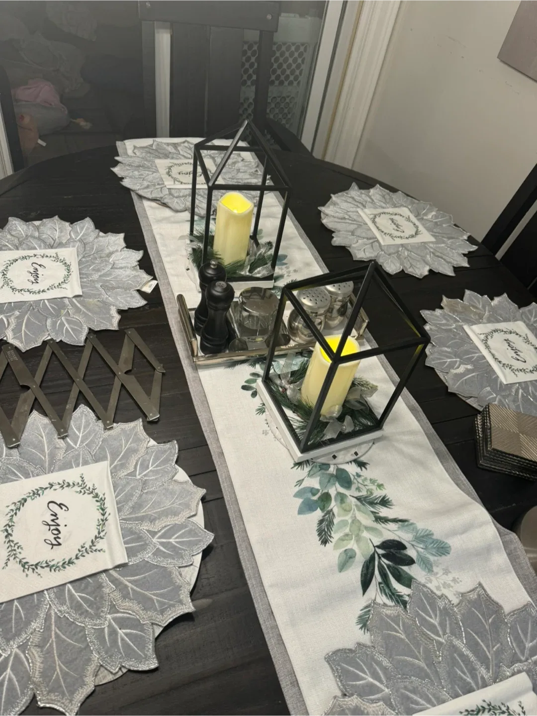 Urban Barn Round Wooden Dining Table with 6 Chairs image indicator(2)