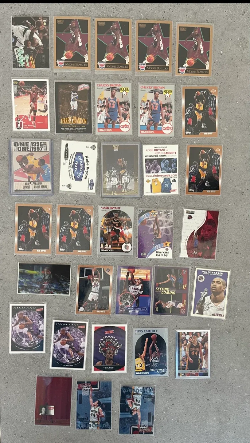 Vintage Basketball Trading Cards Collection image indicator(2)