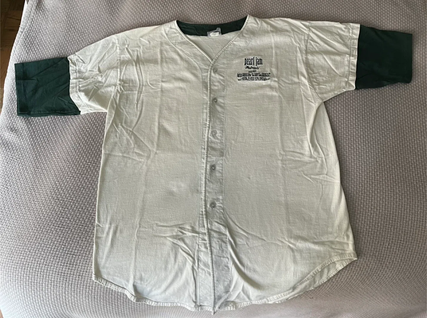Rare 1994 unworn Pearl Jam X-Large Baseball Jersey image indicator(2)
