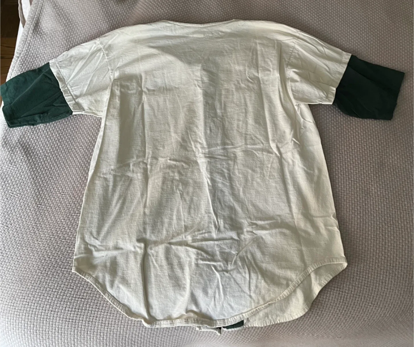 Rare 1994 unworn Pearl Jam X-Large Baseball Jersey image indicator(4)