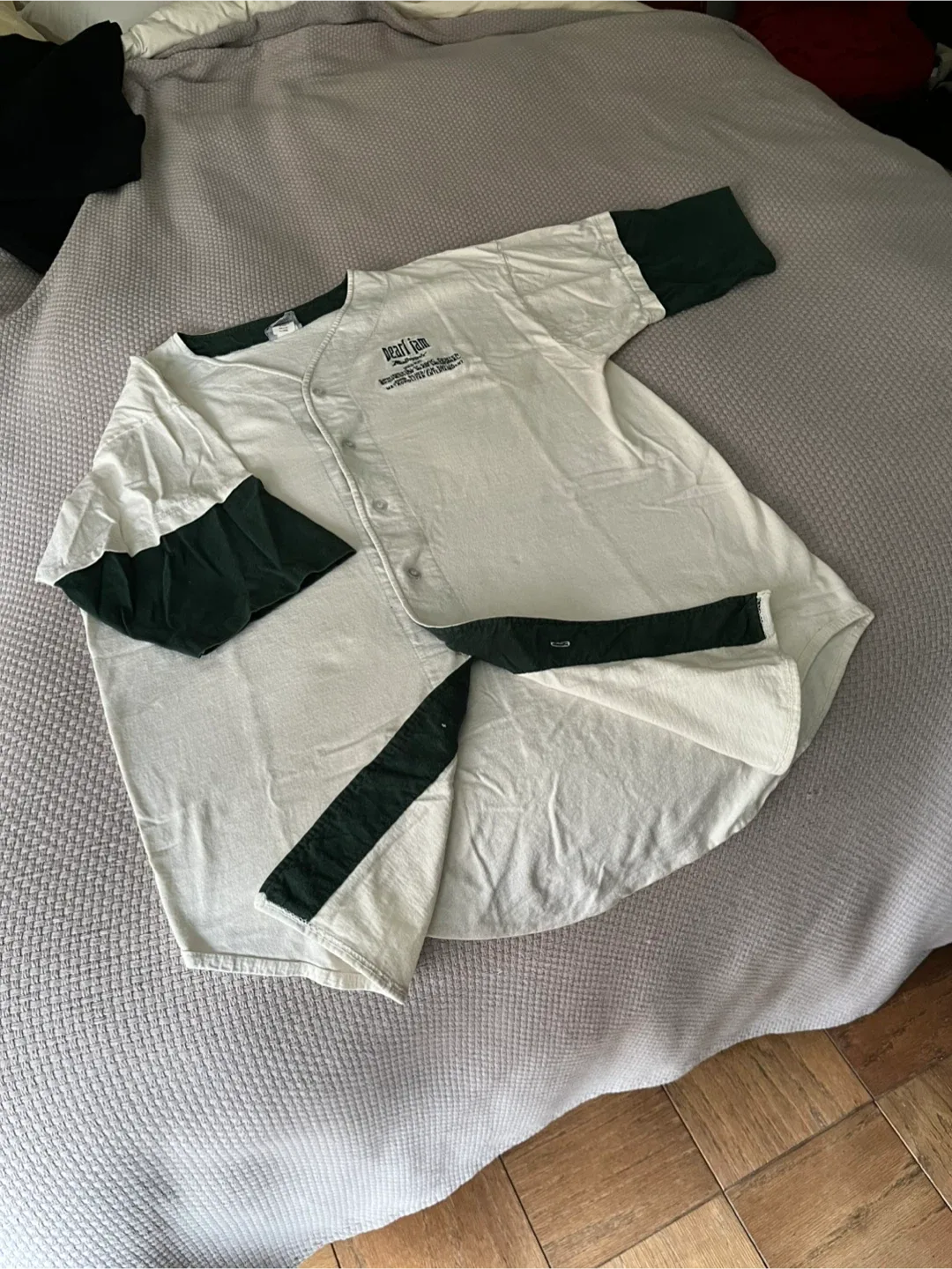 Rare 1994 unworn Pearl Jam X-Large Baseball Jersey image indicator(3)