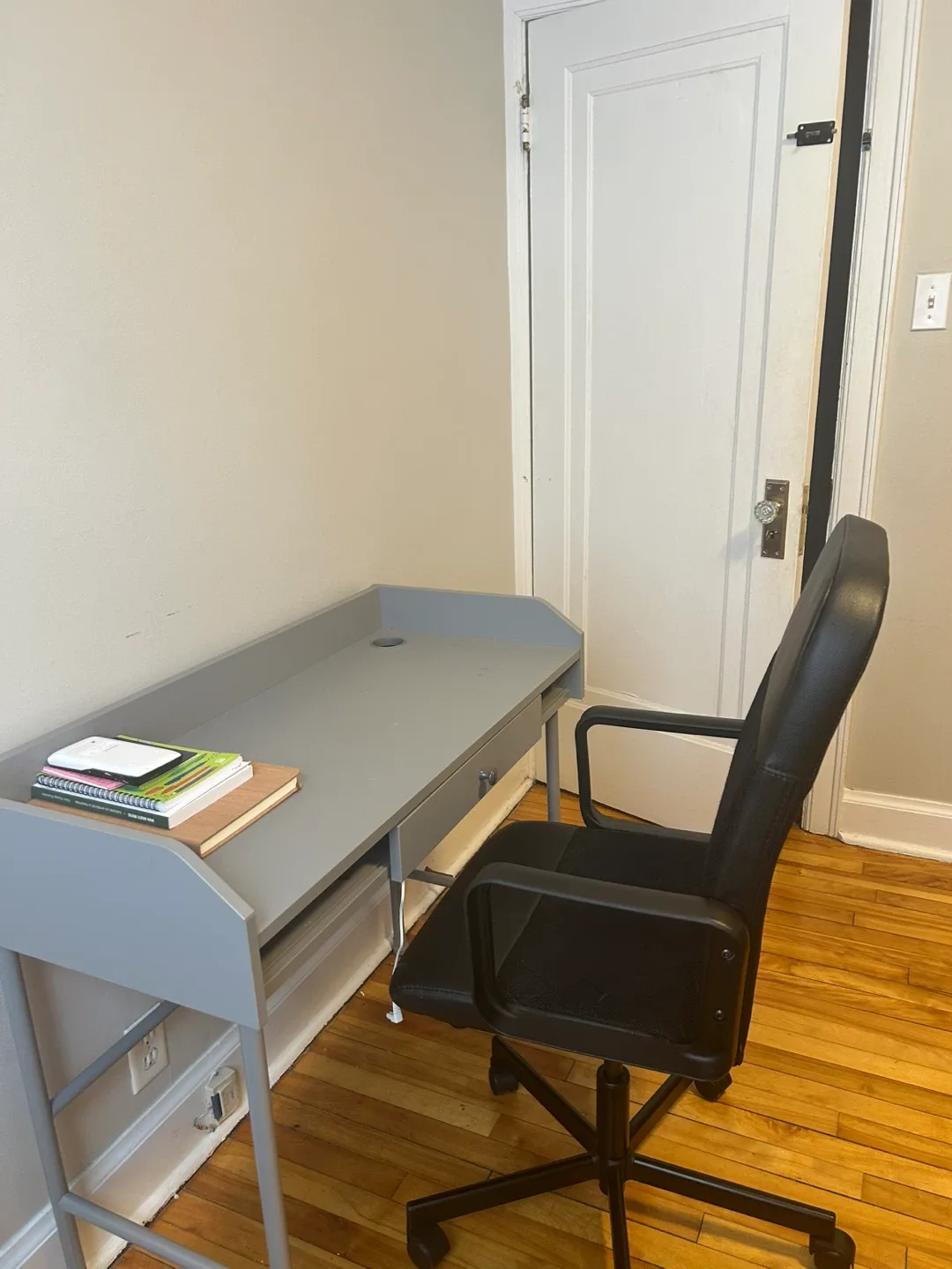 IKEA Hauga Desk - Grey image indicator(2)