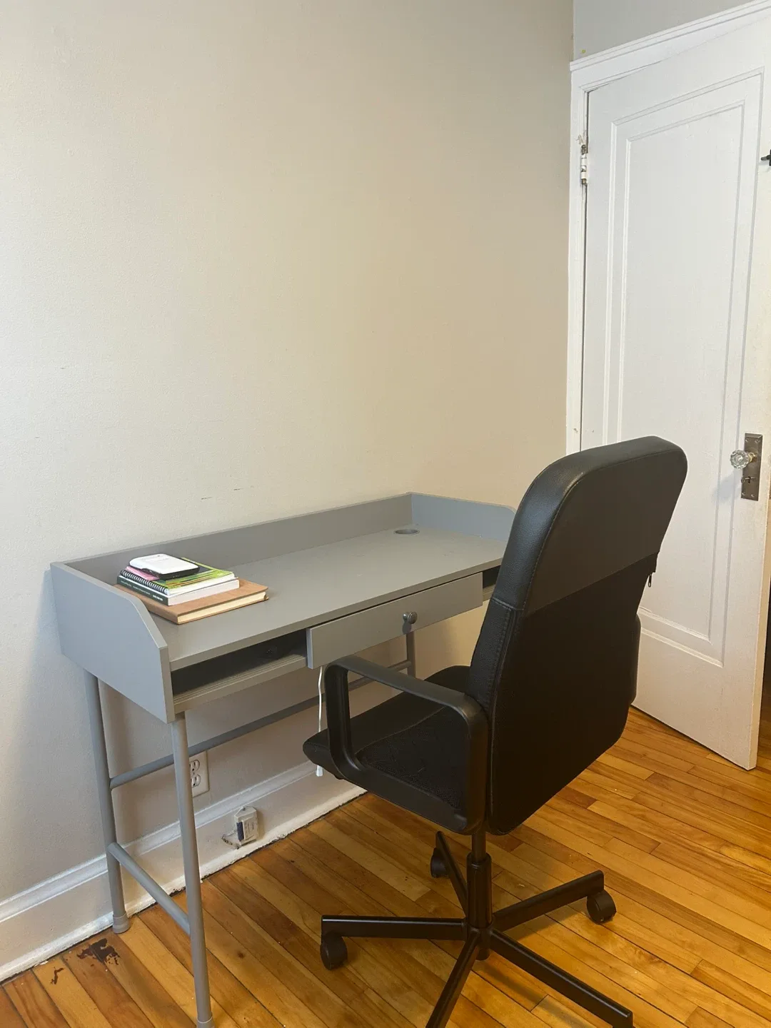 IKEA Hauga Desk - Grey image indicator(3)