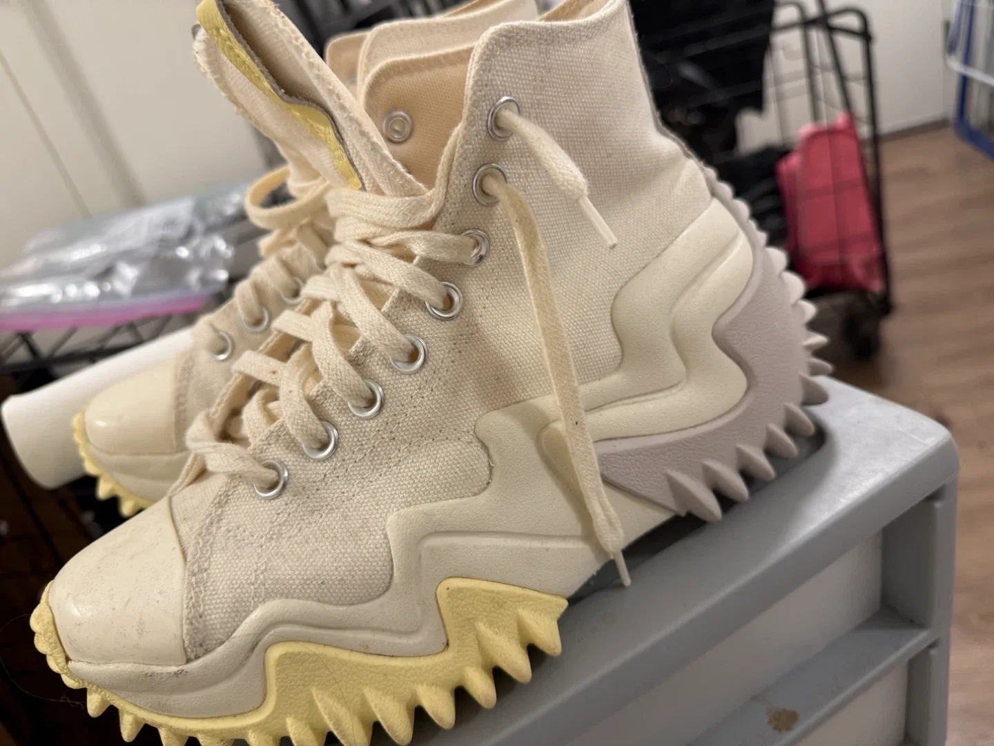 Converse A00874C Unisex Sneakers - Size 8 Women's