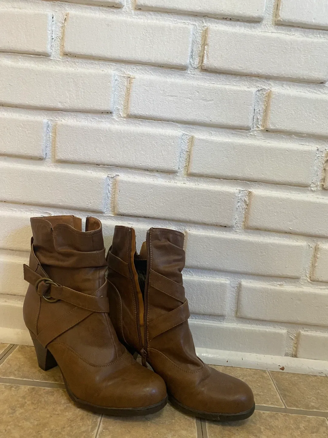 Vangelo Brown Ankle Boots - Size 9 image indicator(2)