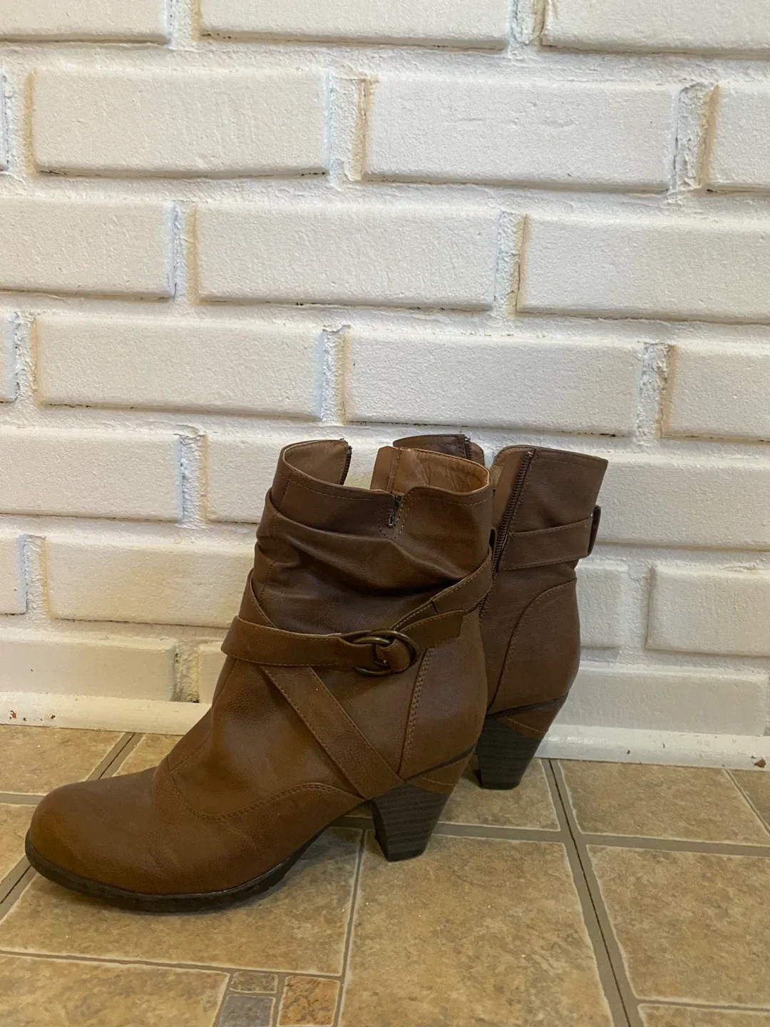 Vangelo Brown Ankle Boots - Size 9