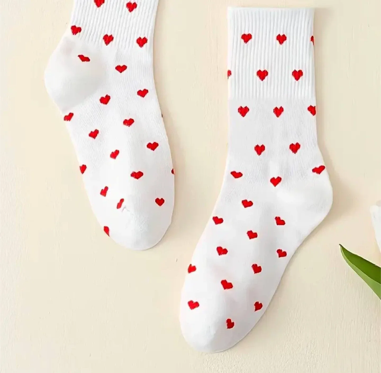 White Heart Socks one size image indicator(3)
