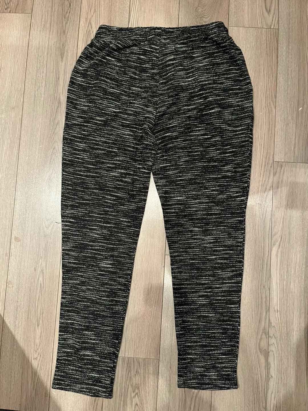 H&M Black & White Knit Pants - Size M image indicator(2)