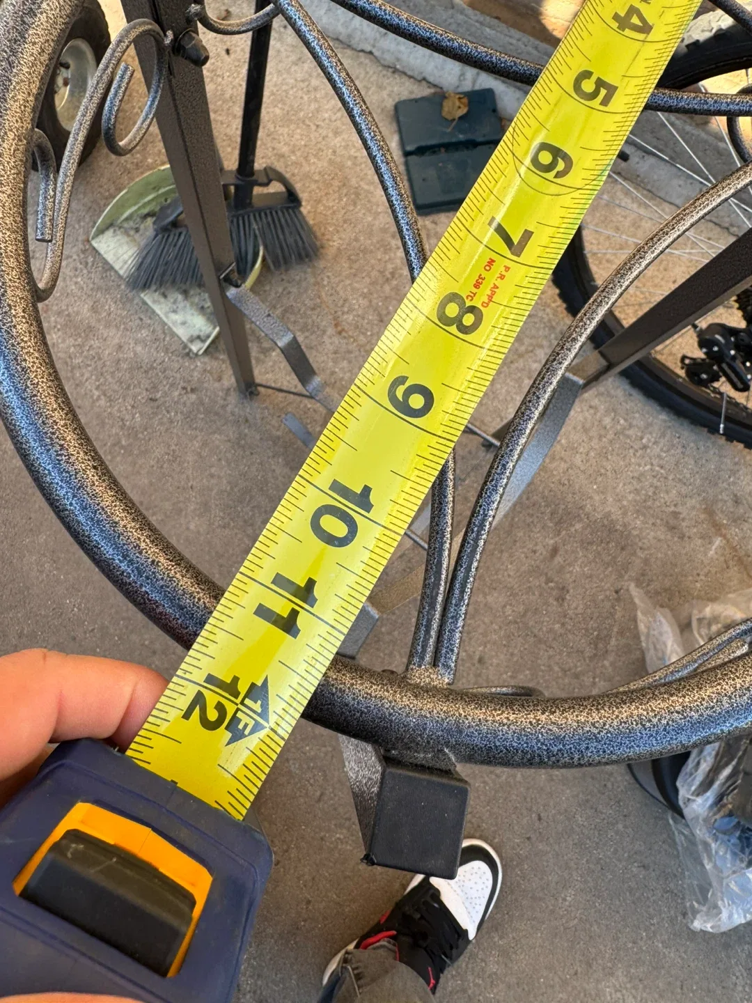 Metal water gallon stand  - 12" Diameter, 36" Height image indicator(3)