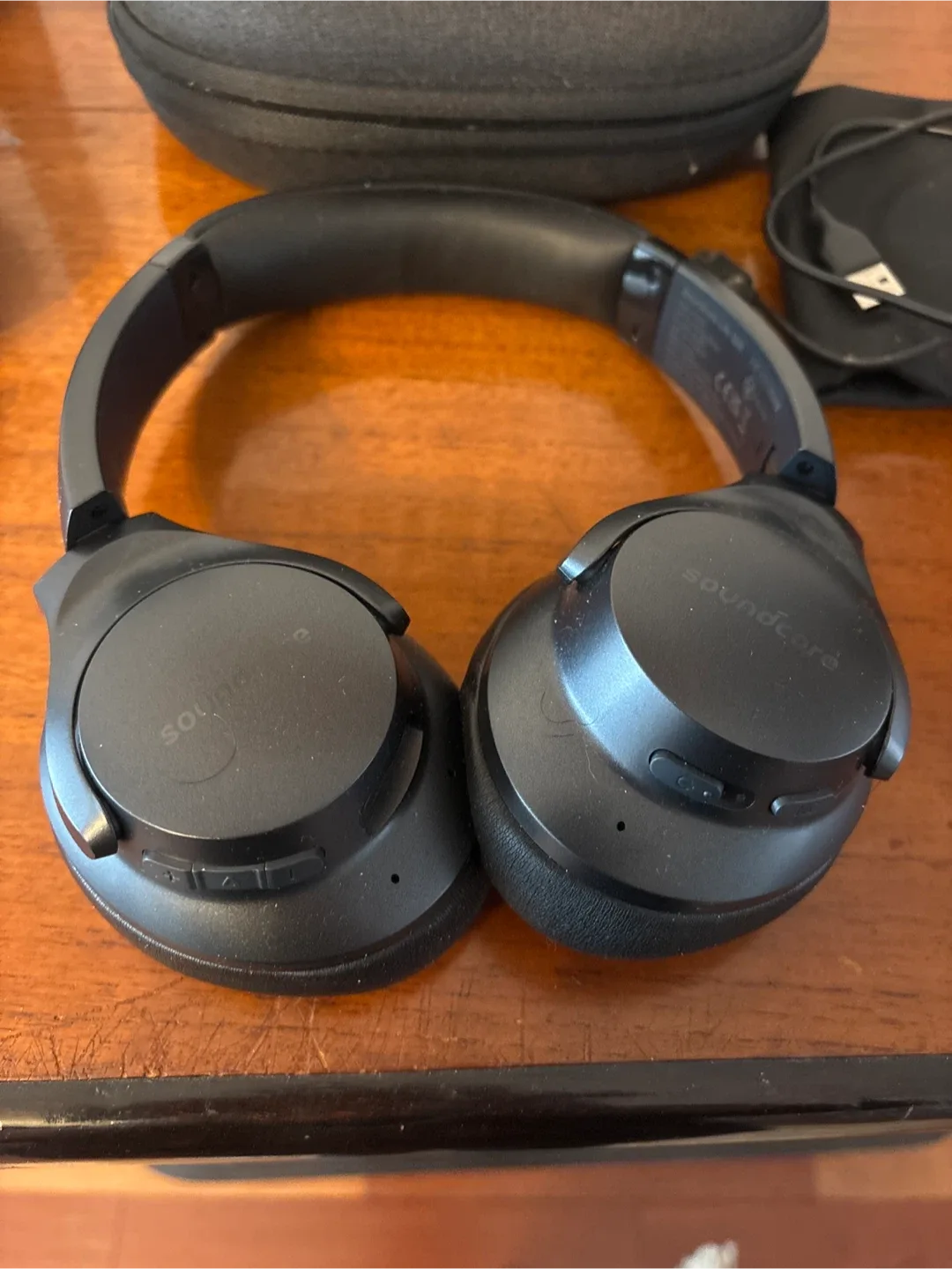 Soundcore Life Q20 Wireless Noise Cancelling Headphones image indicator(5)