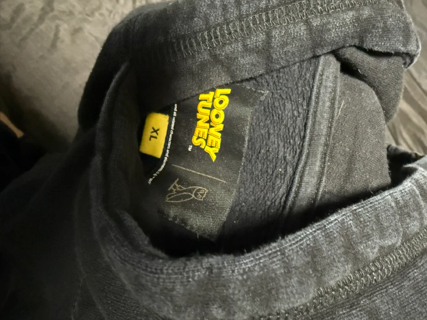 OVO x Looney Tunes Black Hoodie - Size XL image indicator(3)