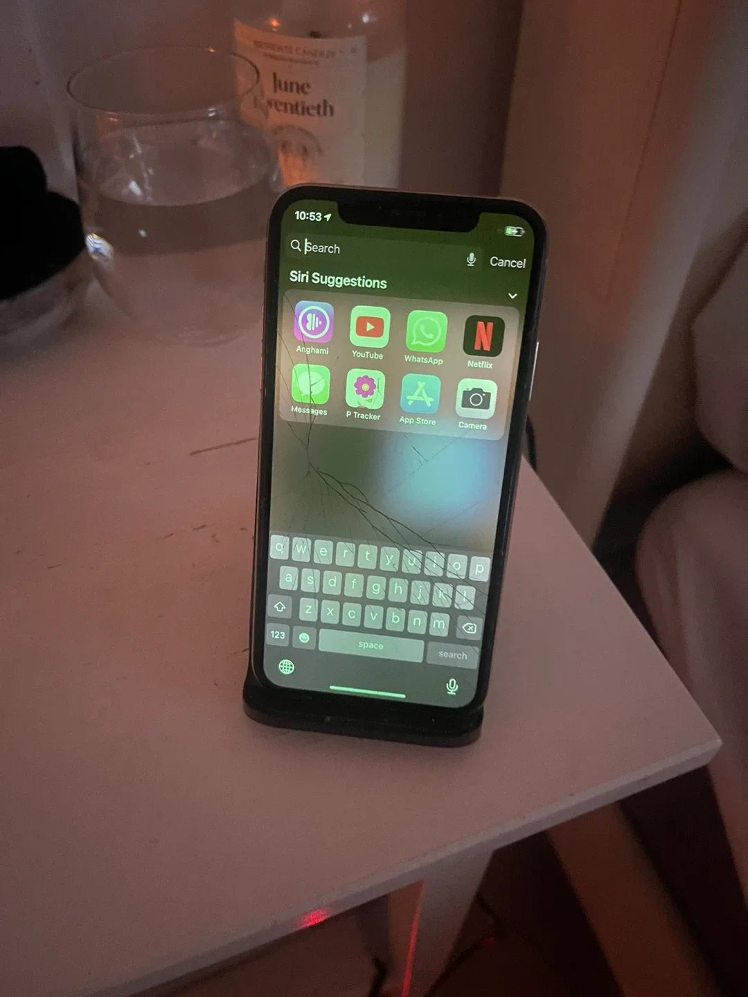 Black Wireless Charging Stand image indicator(2)