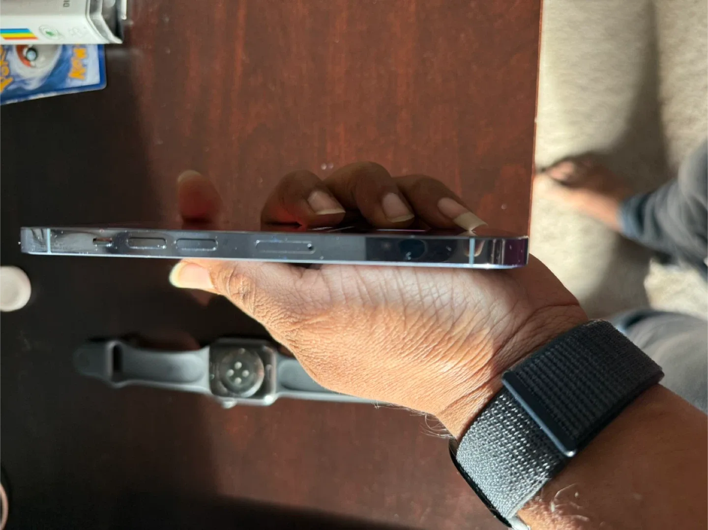 Apple Watch & iPhone 13 Pro image indicator(6)