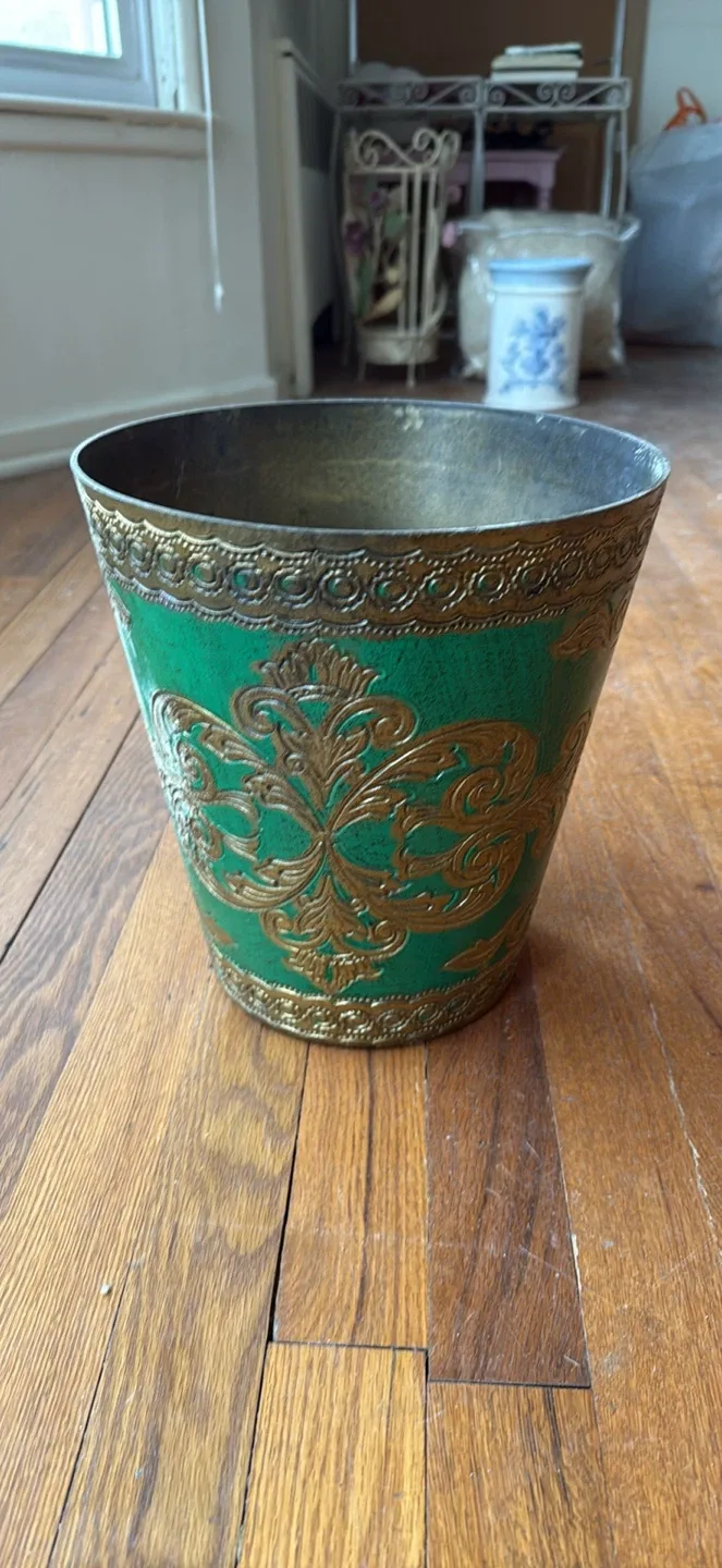 Green & Gold Decorative Planter