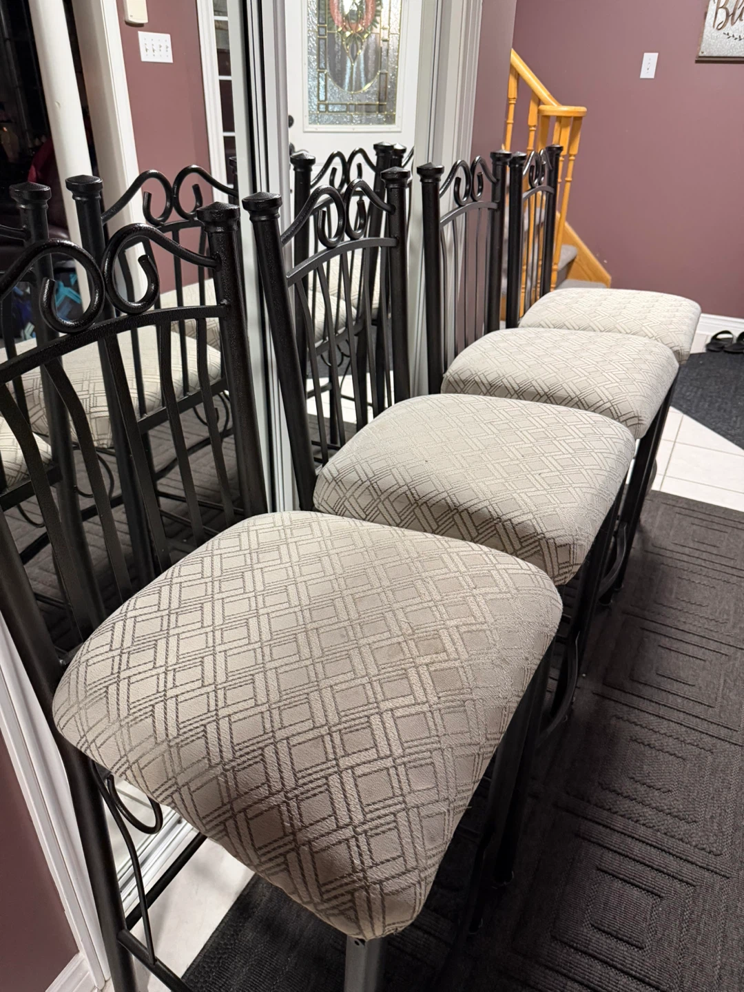 Set of 4 Bar Stools - Black Metal Frame- Soft cushion - photo 2